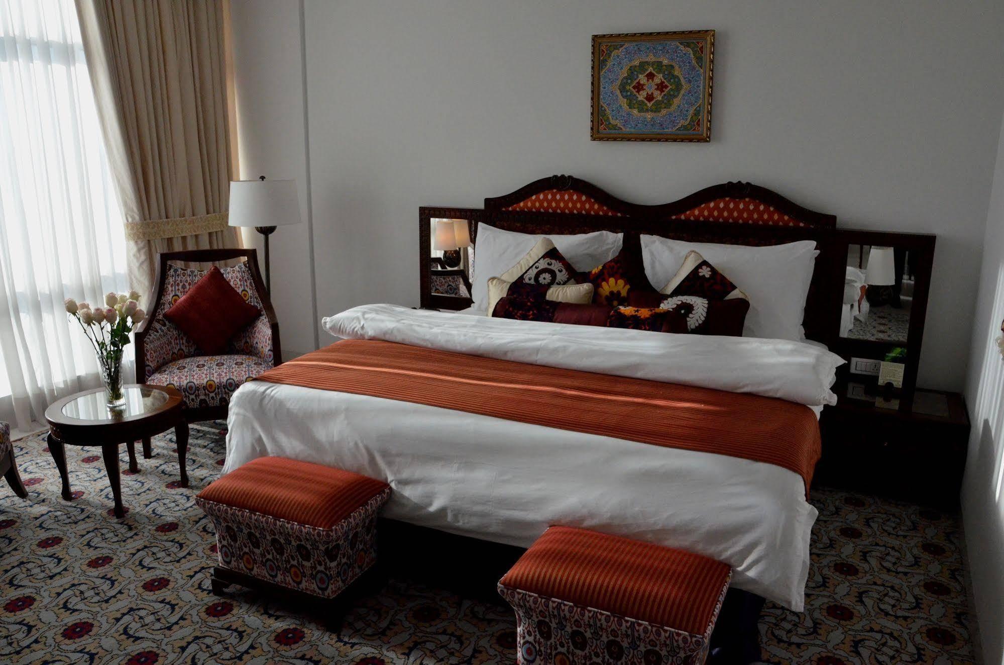 Dushanbe Serena Hotel Luaran gambar
