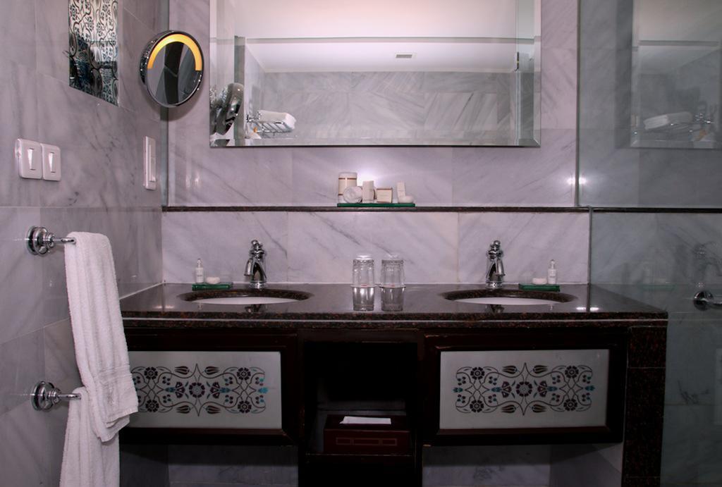 Dushanbe Serena Hotel Luaran gambar
