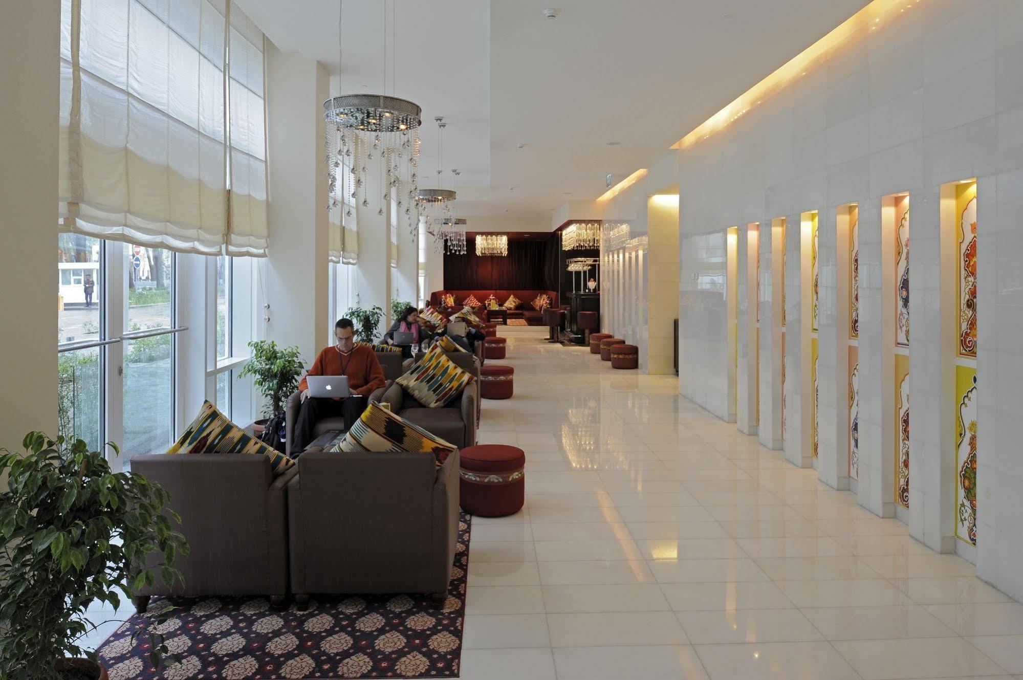 Dushanbe Serena Hotel Luaran gambar