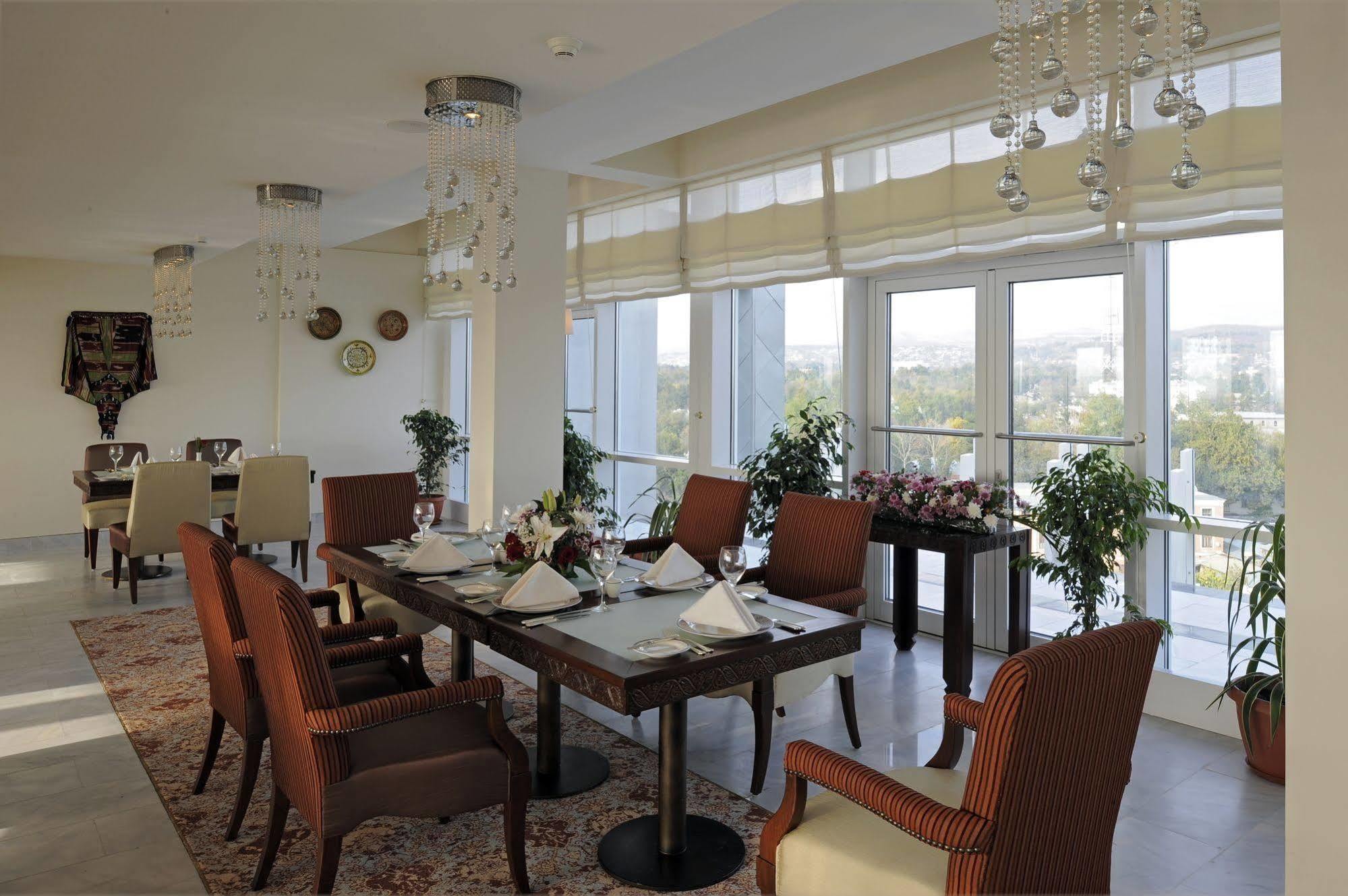 Dushanbe Serena Hotel Luaran gambar
