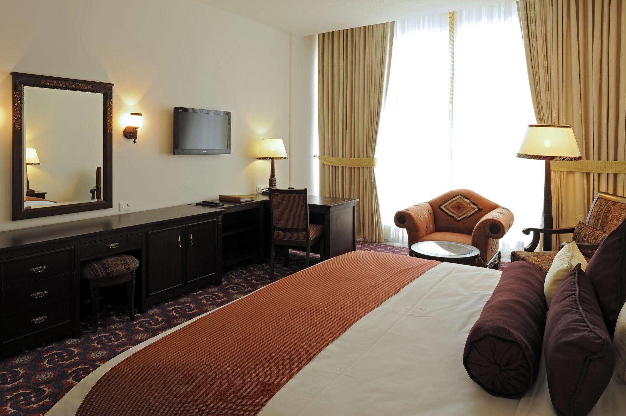 Dushanbe Serena Hotel Luaran gambar
