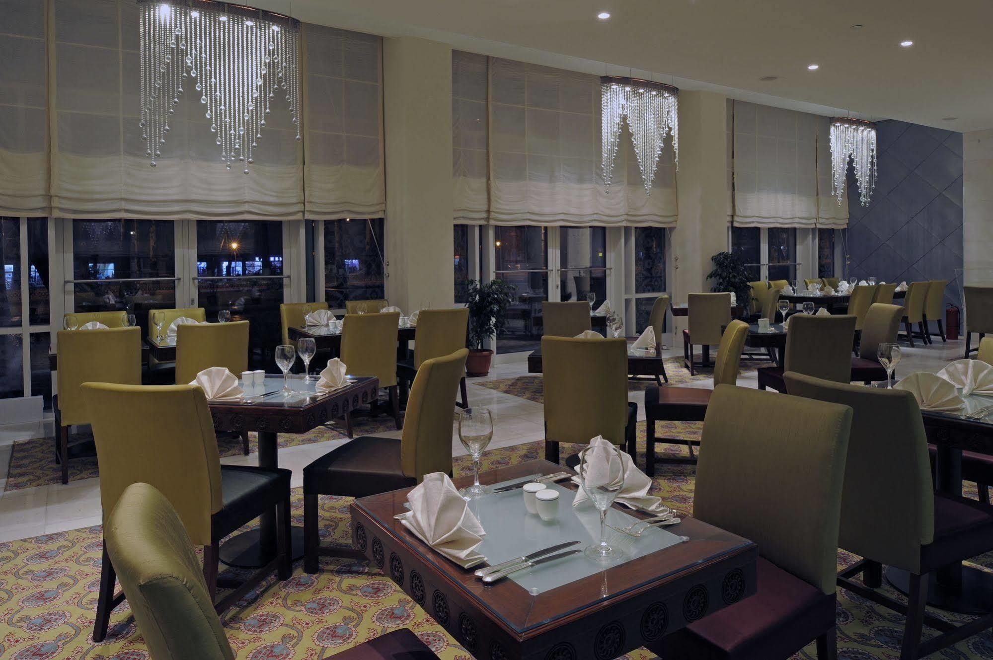 Dushanbe Serena Hotel Luaran gambar
